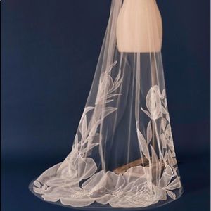 Prerugia cathedral veil